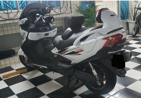 SUZUKI BURGMAN 650 EXECUTIVE SUZUKI BURGMAN 650 EXECUTIVE